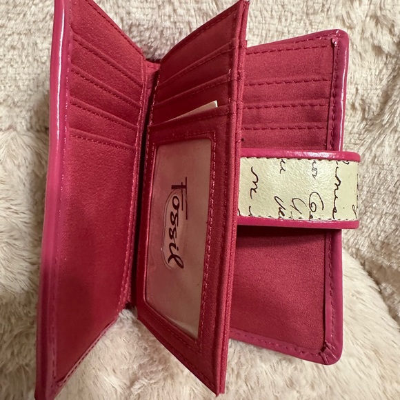 Fossil Pink and Cream Heart-Accent Wallet - Picture 3 of 9